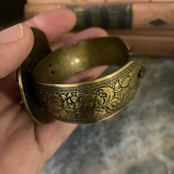 Vintage Antique? Brass Porcelain Asian Cuff Bracelet Floral etching Geisha Boho - Picture 8 of 10